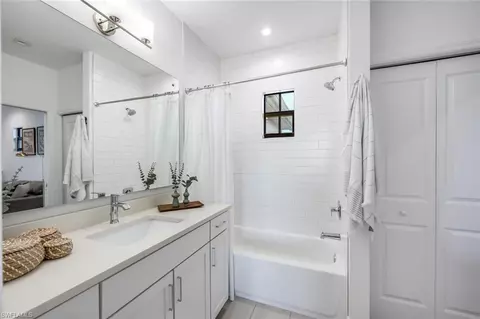 Bath - 7539 Rockefeller Dr, Naples, FL 34119 photo 3 of 5