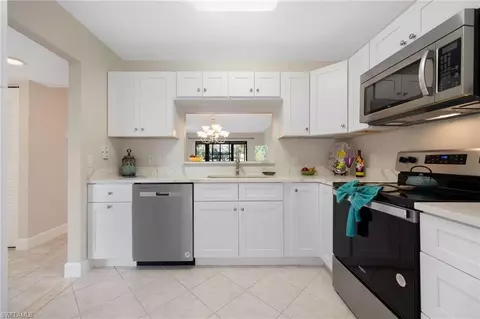 15464 Admiralty Cir #6, North Fort Myers, FL 33917