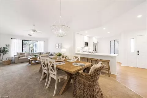 406 Courtside Dr #D201, Naples, FL 34105