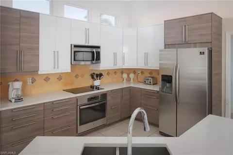 2003 Terrazzo Ln, Naples, FL 34104 photo 8