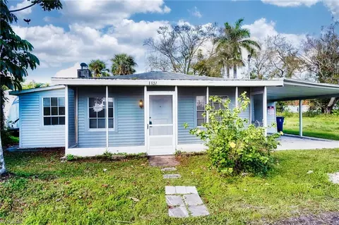 1137 4th Way, North Fort Myers, FL 33903