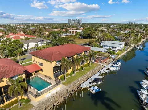 1400 Blue Point Ave #207, Naples, FL 34102