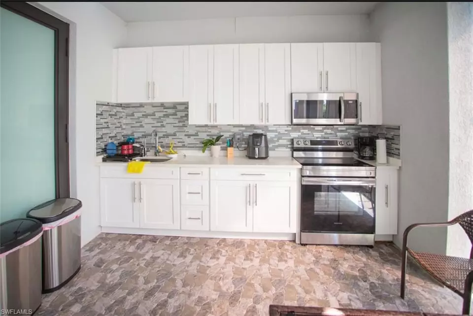 Kitchen - 2406 37th Ave NE, Naples, FL 34120 photo 2 of 2