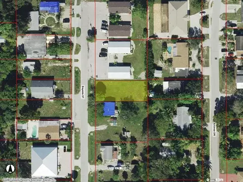 Bayside St, Naples, FL 34112