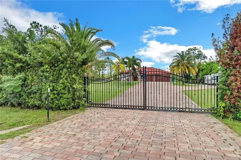 1911 47th Ave NE, Naples, FL 34120