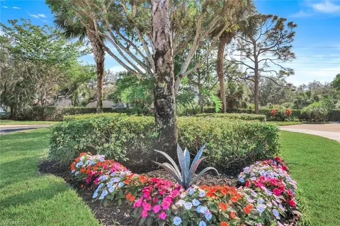 388 Mallory Ct, Naples, FL 34110 photo 4