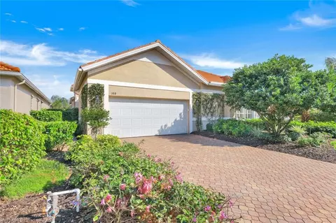388 Mallory Ct, Naples, FL 34110 photo 2