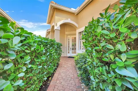388 Mallory Ct, Naples, FL 34110 photo 5