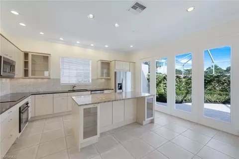388 Mallory Ct, Naples, FL 34110 photo 12