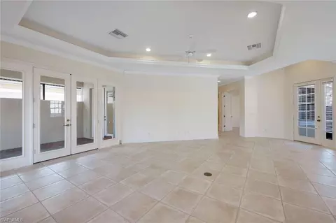 388 Mallory Ct, Naples, FL 34110 photo 9