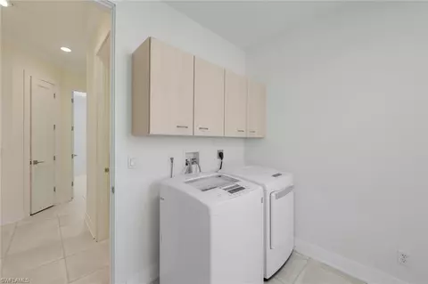 388 Mallory Ct, Naples, FL 34110 photo 27
