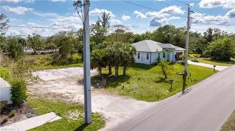 2471 Pine St, Naples, FL 34112 photo 5