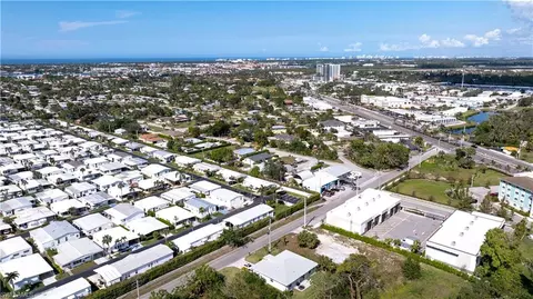 2471 Pine St, Naples, FL 34112 photo 13