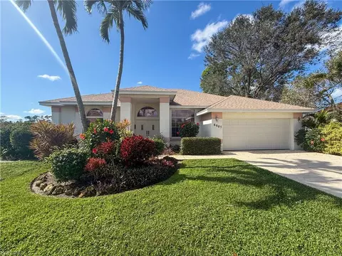 6687 Huntley Ln S, Naples, FL 34104