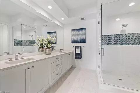 Bath - 1135 3rd Ave S #516, Naples, FL 34102 photo 1 of 1