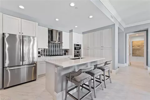 Kitchen - 1135 3rd Ave S #516, Naples, FL 34102 photo 2 of 3