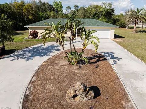 Exterior - 5625 Cedar Tree Ln, Naples, FL 34116 photo 8 of 9