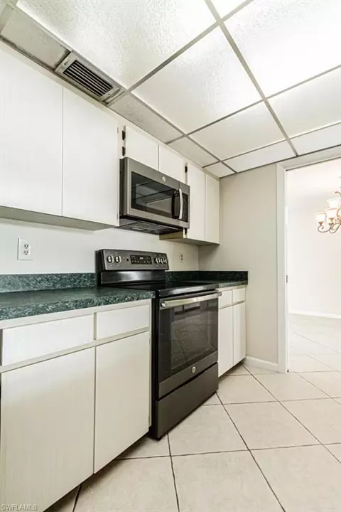 Kitchen - 5625 Cedar Tree Ln, Naples, FL 34116 photo 3 of 3