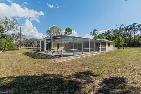 Exterior - 5625 Cedar Tree Ln, Naples, FL 34116 photo 5 of 9