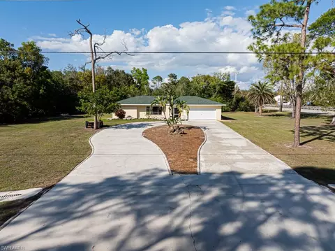 Exterior - 5625 Cedar Tree Ln, Naples, FL 34116 photo 6 of 9