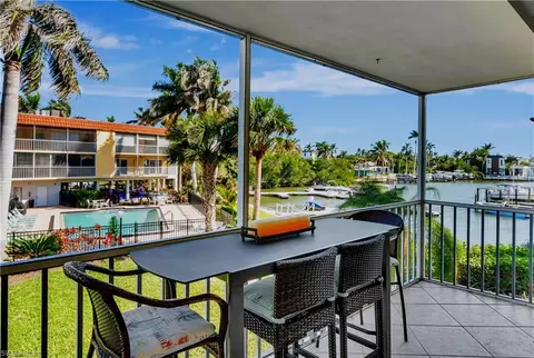 1666 Osprey Ave, Naples, FL 34102