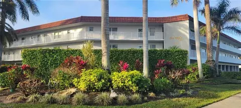 1666 Osprey Ave, Naples, FL 34102 photo 2