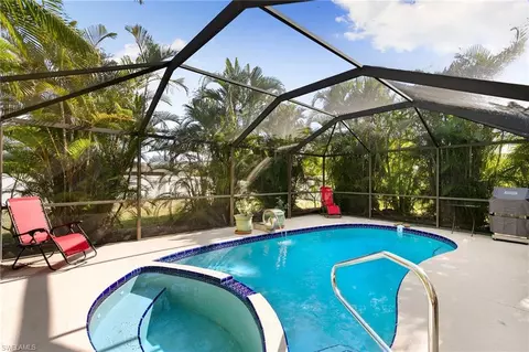 704 Meyer Dr, Naples, FL 34120 photo 2