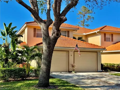 330 Robin Hood Cir #201, Naples, FL 34104