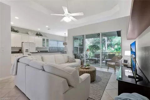 1118 Dorchester Ct, Naples, FL 34104 photo 3
