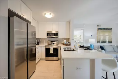 Kitchen - 655 8th Ave S #3, Naples, FL 34102 photo 4 of 9