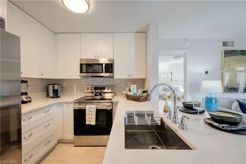 Kitchen - 655 8th Ave S #3, Naples, FL 34102 photo 1 of 9