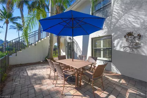 655 8th Ave S #3, Naples, FL 34102