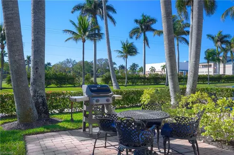 Exterior - 655 8th Ave S #3, Naples, FL 34102 photo 5 of 11