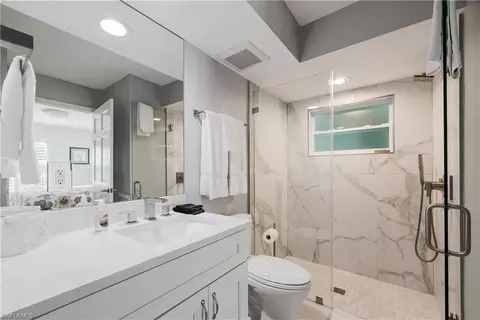 Bath - 655 8th Ave S #3, Naples, FL 34102 photo 1 of 2