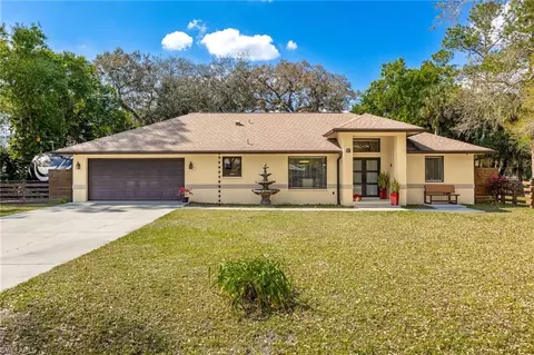 1022 Woods Dr, Labelle, FL 33935