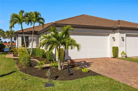 1561 Oceania Dr S, Naples, FL 34113