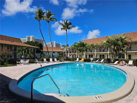 235 Seaview Ct #D8, Marco Island, FL 34145