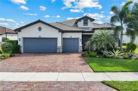 6912 Cocoplum St, Naples, FL 34114