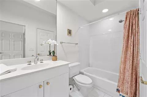 Bath - 340 7th Ave S #2, Naples, FL 34102 photo 2 of 2