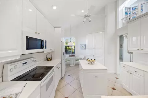 Kitchen - 340 7th Ave S #2, Naples, FL 34102 photo 1 of 2