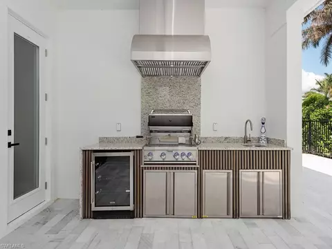 Kitchen - 8310 Tuliptree Pl, Naples, FL 34113 photo 3 of 3