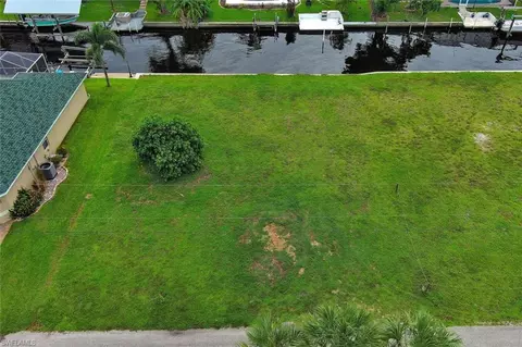 1822 Cherie Ln, North Fort Myers, FL 33917