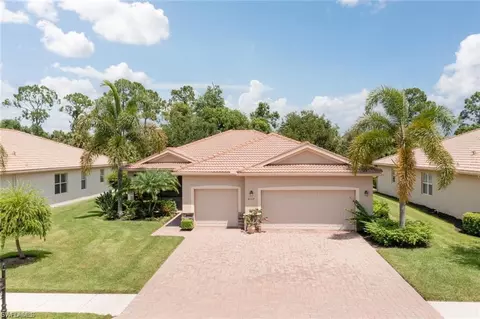 8104 Piedmont Dr, Naples, FL 34104