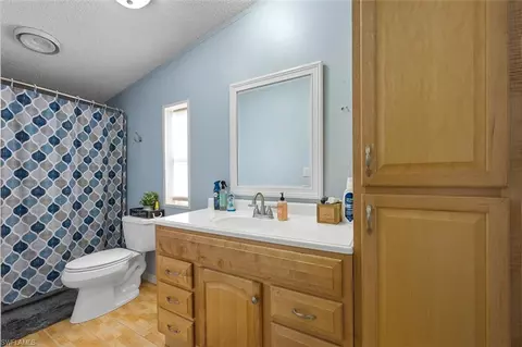 Bath - 321 Brandy Ln, Naples, FL 34114 photo 3 of 3