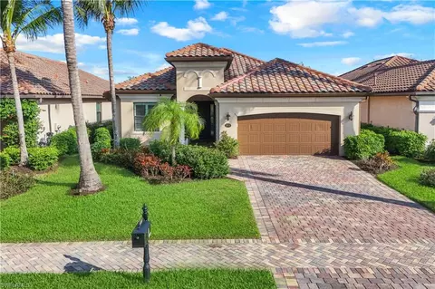 2978 Aviamar Cir, Naples, FL 34114
