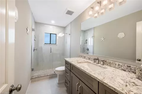 589 Beachwalk Cir #P204, Naples, FL 34108