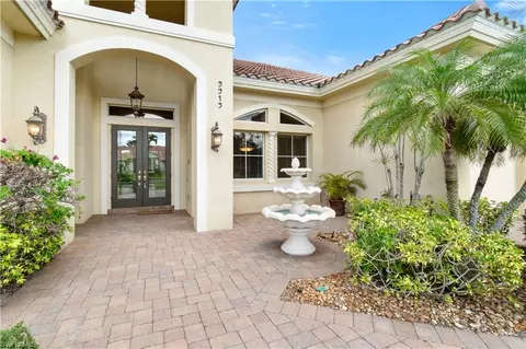 9915 El Greco Cir, Bonita Springs, FL 34135