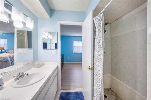 Bath - 4418 Parrot Ave, Naples, FL 34104 photo 2 of 3