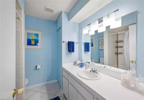 Bath - 4418 Parrot Ave, Naples, FL 34104 photo 1 of 3