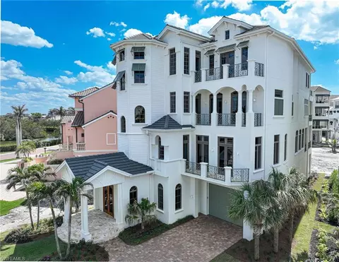 104 Bonaire Ln, Bonita Springs, FL 34134